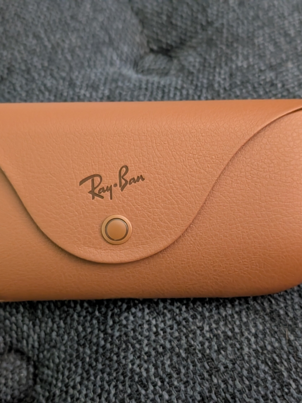 Ray-Ban Meta 2nd Gen Glasses w/ Transition Lenses, Charging Brown Leather Case - Picture 3 of 5